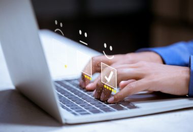 O mercado de trabalho está em constante evolução, mas uma coisa que não muda nunca é: para se destacar e conseguir uma oportunidade, o candidato precisa se destacar. 